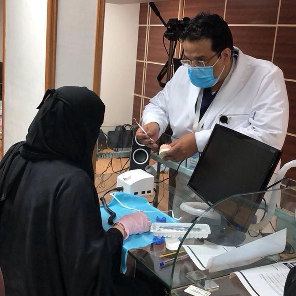 دورة عدسات السيراميك التجميلية