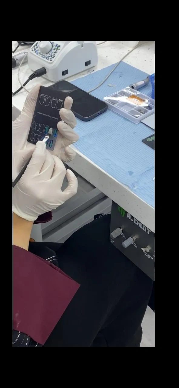 دورة فن وعلم تحليل الإبتسامة وحشوات الأسنان التجميلية قدمها الإستشاري الدكتورنايف أبو غزالة